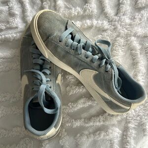 Nike sneakers in light blue. Size 7